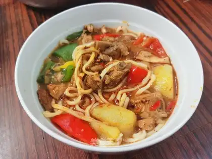 Chicken piece of potato noodles