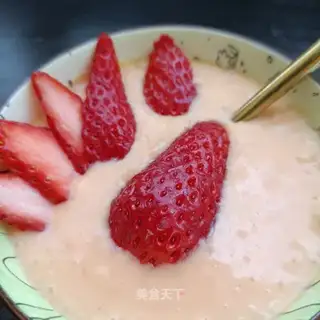 Red potato strawberry milkshake
