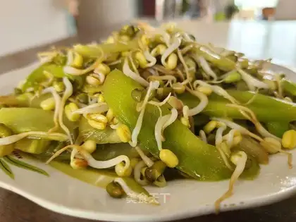 The green bean sprouts