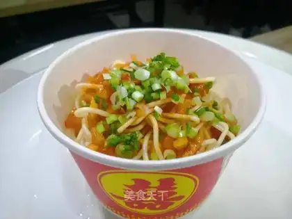 Wuhan's hot noodle