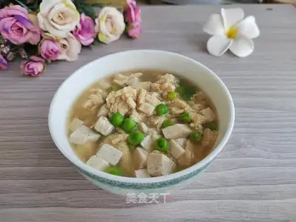 Pea-to-curd egg bouquet soup