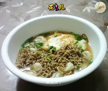 Fryed eggs, chubby noodle