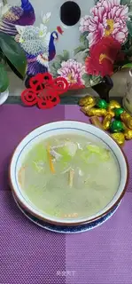 Skinny melon soup