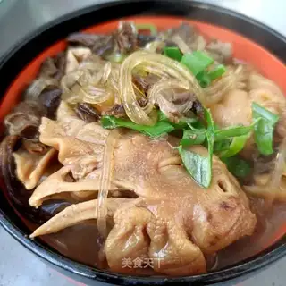 Chicken-cooked mushrooms