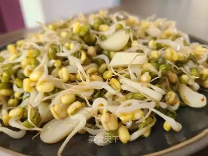 Garlic green bean sprouts