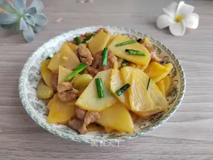 Potato fried meat