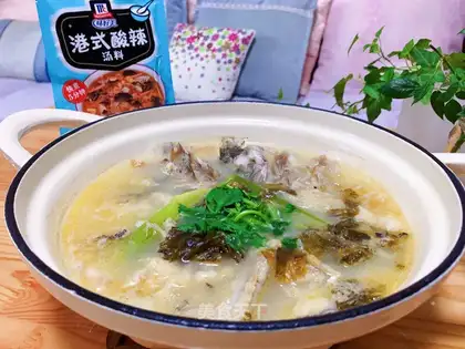 Spicy fish bone soup
