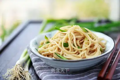 Onion noodles