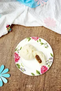 White corn paste dry sauce buns
