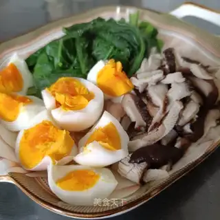 Cream mushrooms boiled eggs