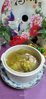 Soybeans, bitter melon, bone soup