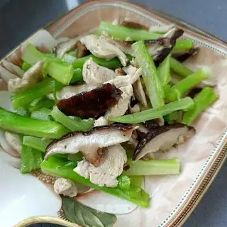 The broccoli's fried chicken chest