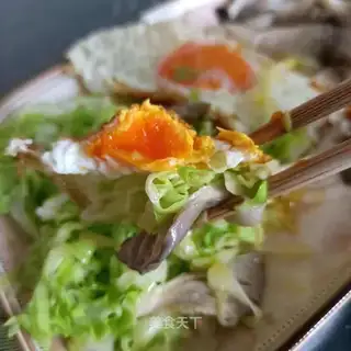 Pingos with fried eggs