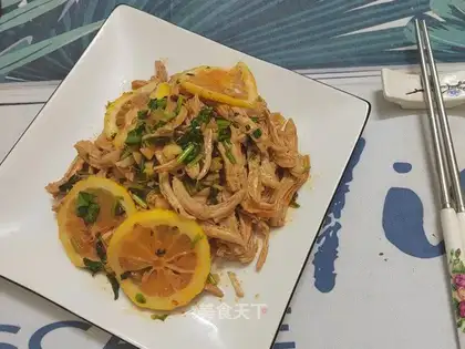 Spicy hands tore chickens