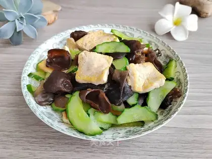 Black cucumber tofu
