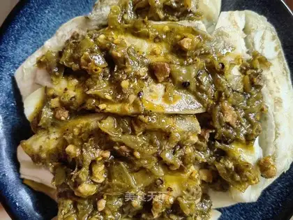 Meat pellets with pepper and eggplant