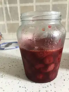 Strawberry ice