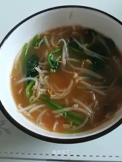 Spinach bean sprouts