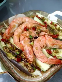 Garlic shrimp steam eggplant