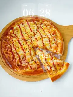 Black pepper ham pizza