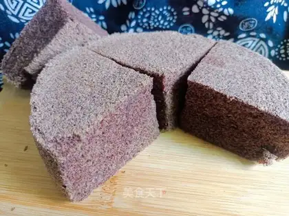 Black rice cake