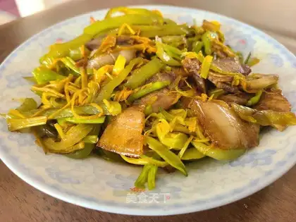 Scrambled green peppers
