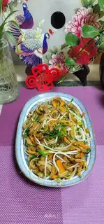 Green bean sprouts
