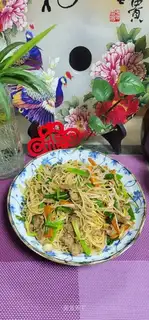 Skinny onion green bean sprouts Noodles