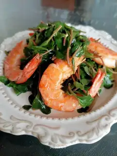 Shrimp with horse teeth