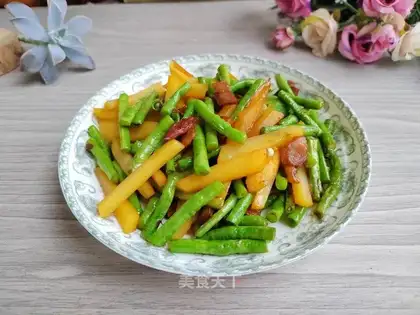 Dry potatoes and potatoes