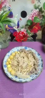 Tasty hands tore chicken