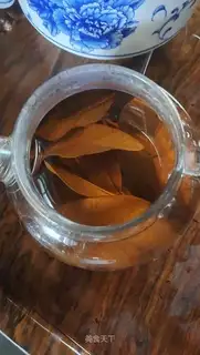 Ballet leaves for tea