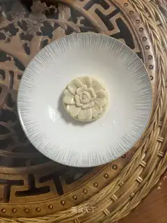 Silver jasmine tea and cream pudding
