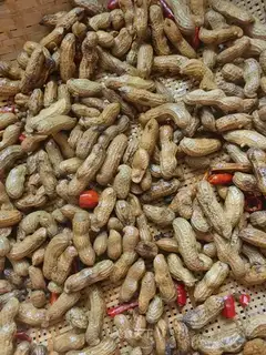 Spicy peanuts