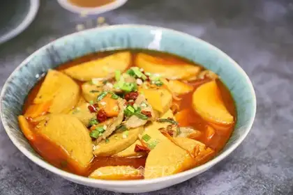 A boiled sour chicken