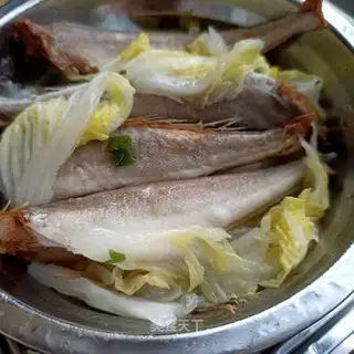 Scrambled red fish dry