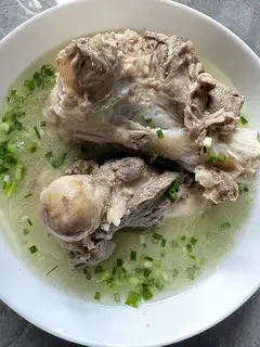 Cleaning the casserole bones