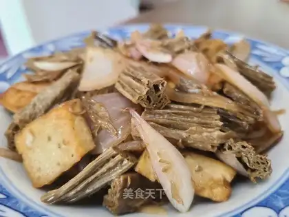 Onion tofu. Black tofu
