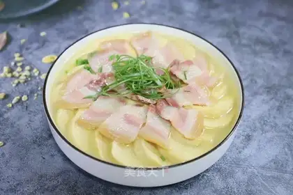 Salted meat steam chicken