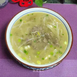Green bean sprouts