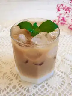 Dorothy plays ice latte