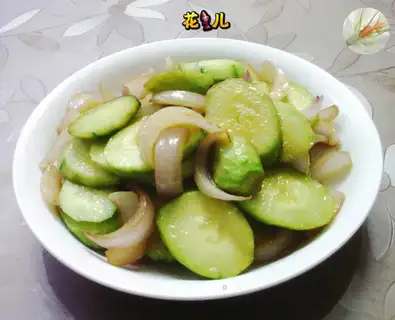 Onion fried cucumber