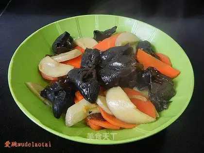 stir-fried mushroom with black fungus