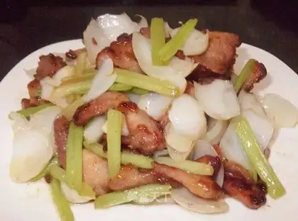 stir-fried lily with celery