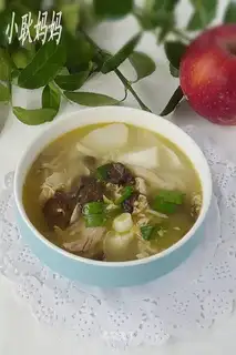 Sea cucumber and yam chicken soup
