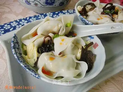 Egg skin shepherd's purse wonton