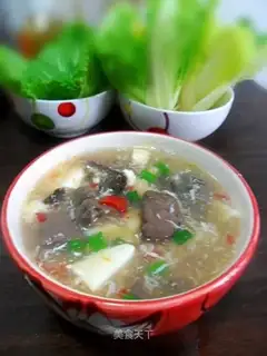 Sour and spicy duck blood tofu soup