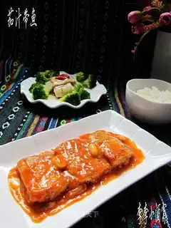 Hairfish in tomato sauce