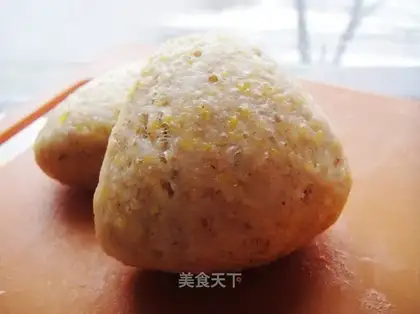 Coarse grain steamed buns with pepper salt