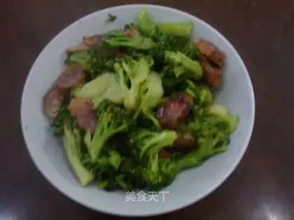 stir-fried cauliflower with sausage